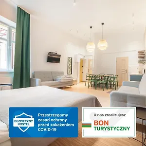 Dizzy Daisy Downtown Апартаменты