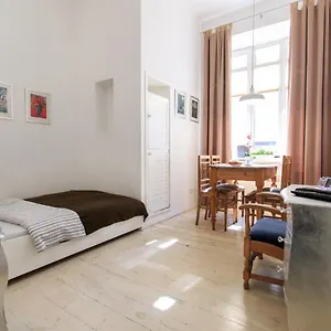 https://jr-rental-apartments-warsaw-00-685.warsawhotelspoland.com