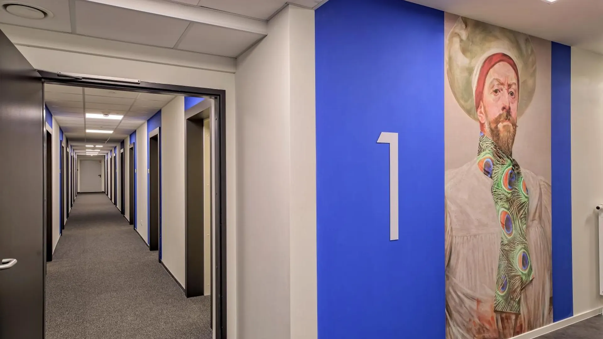 Easy One Premium Art Aparthotel Krakow 0*,  Poland