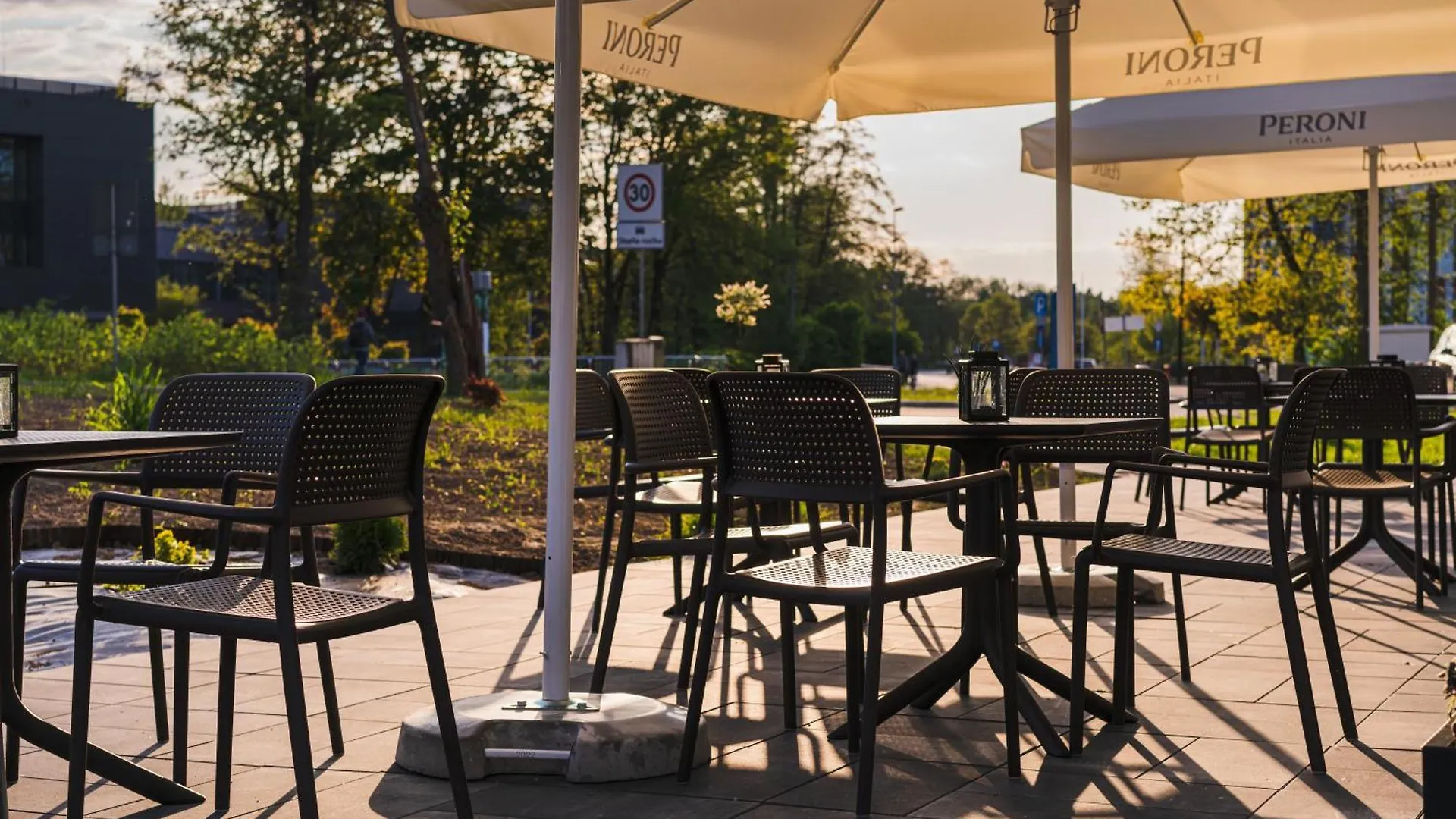 Easy One Premium Art Aparthotel Krakow 0*,